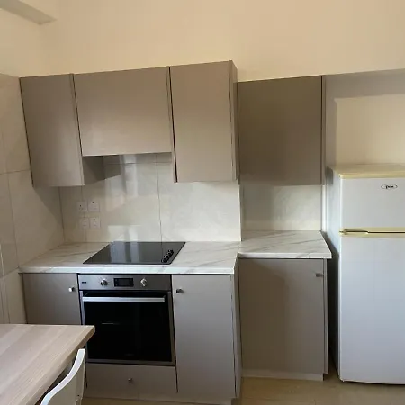 2 Bedroom In Nicosia's Center-11 דירה *